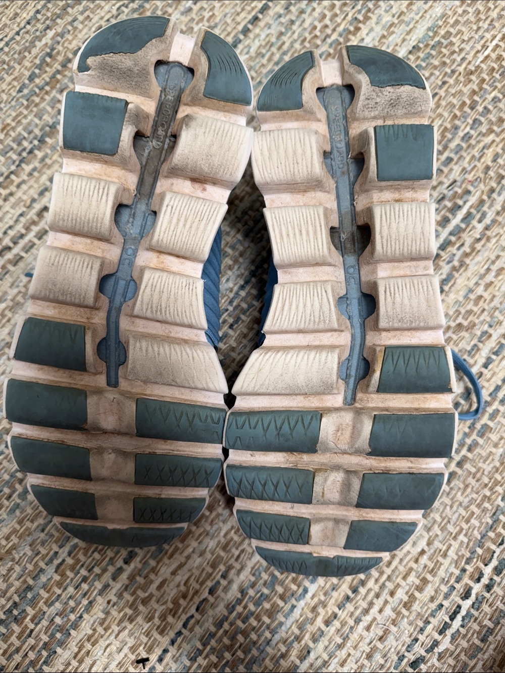 On Cloudswift Running Shoes - Picture 8 of 11